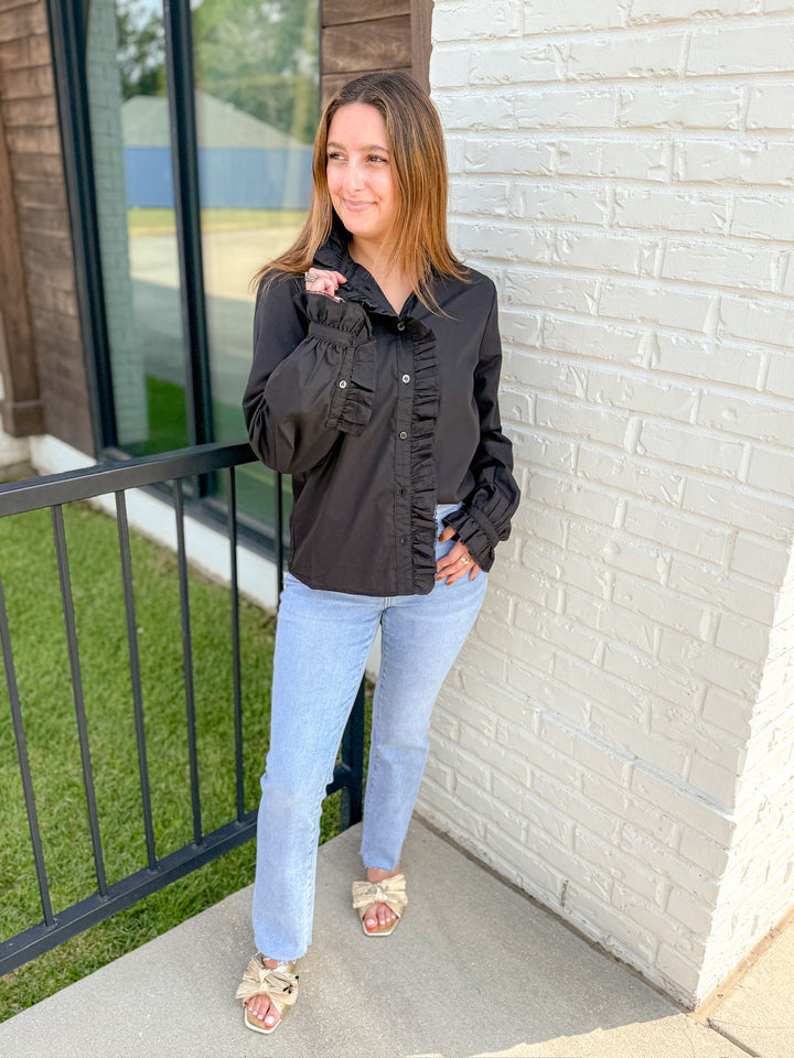 RUFFLE EDGE BLOUSE