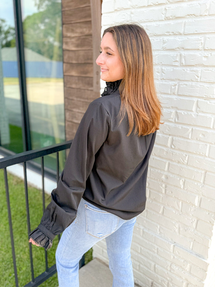 RUFFLE EDGE BLOUSE