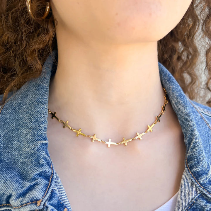 ANNIE CROSS NECKLACE