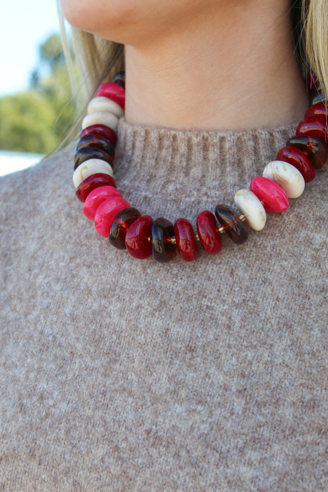 THE ICON NECKLACE - FUCHSIA/IVORY
