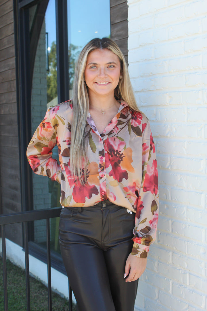 SOFTLY SPOKEN FLORAL BLOUSE
