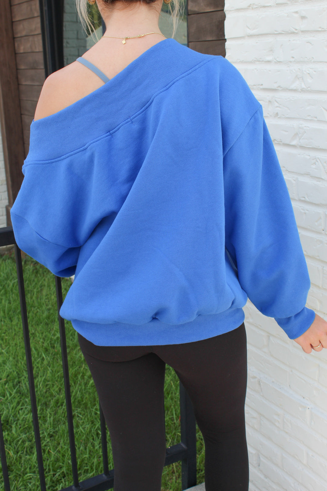 BLUE SWEATSHIRT