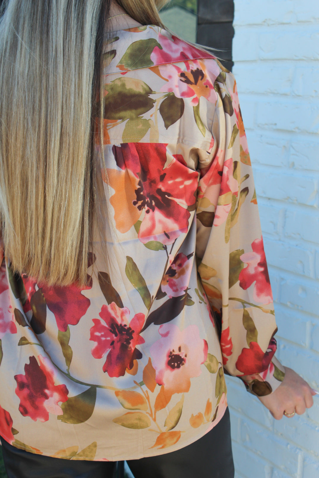 SOFTLY SPOKEN FLORAL BLOUSE