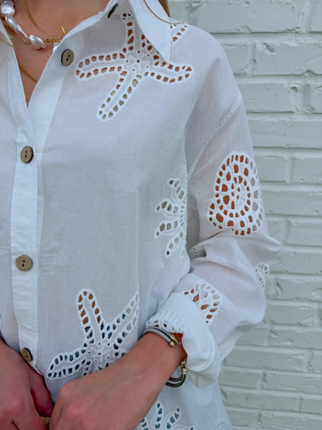 THE BEACH WALK BUTTON UP