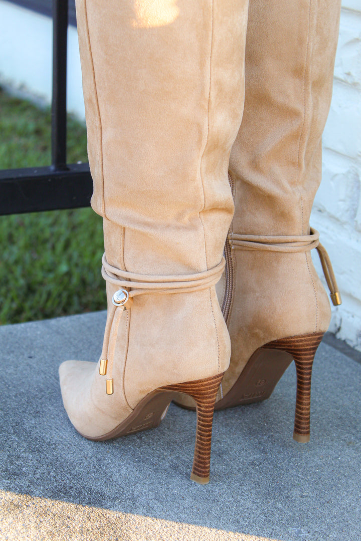 THE SPOTLIGHT BOOT