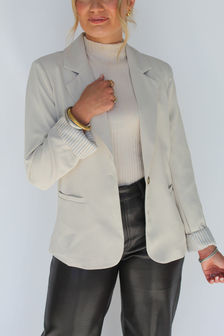 THE FIRST CLASS ONE BUTTON BLAZER