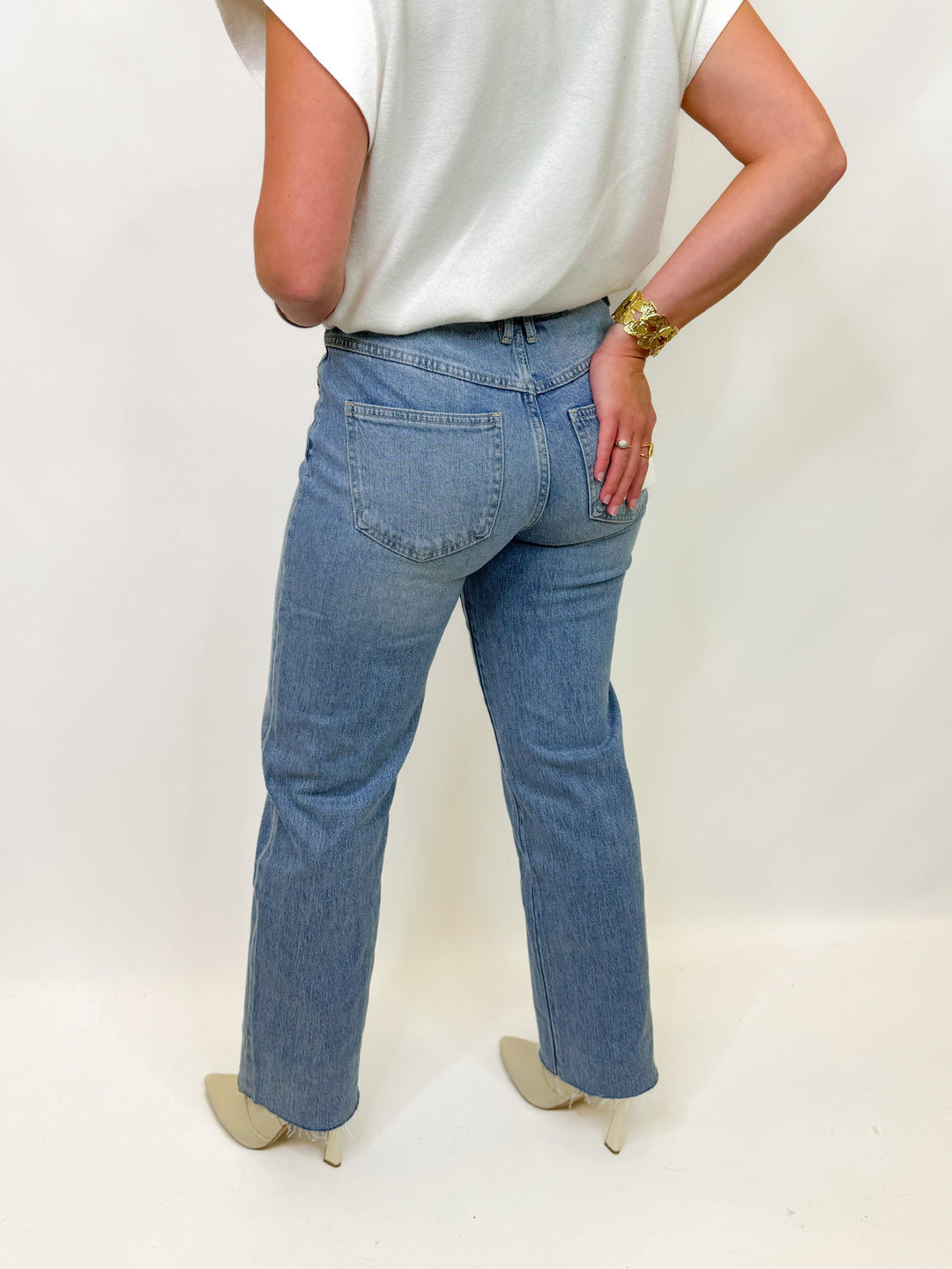 FRAMED UP MID RISE STRAIGHT LEG JEANS