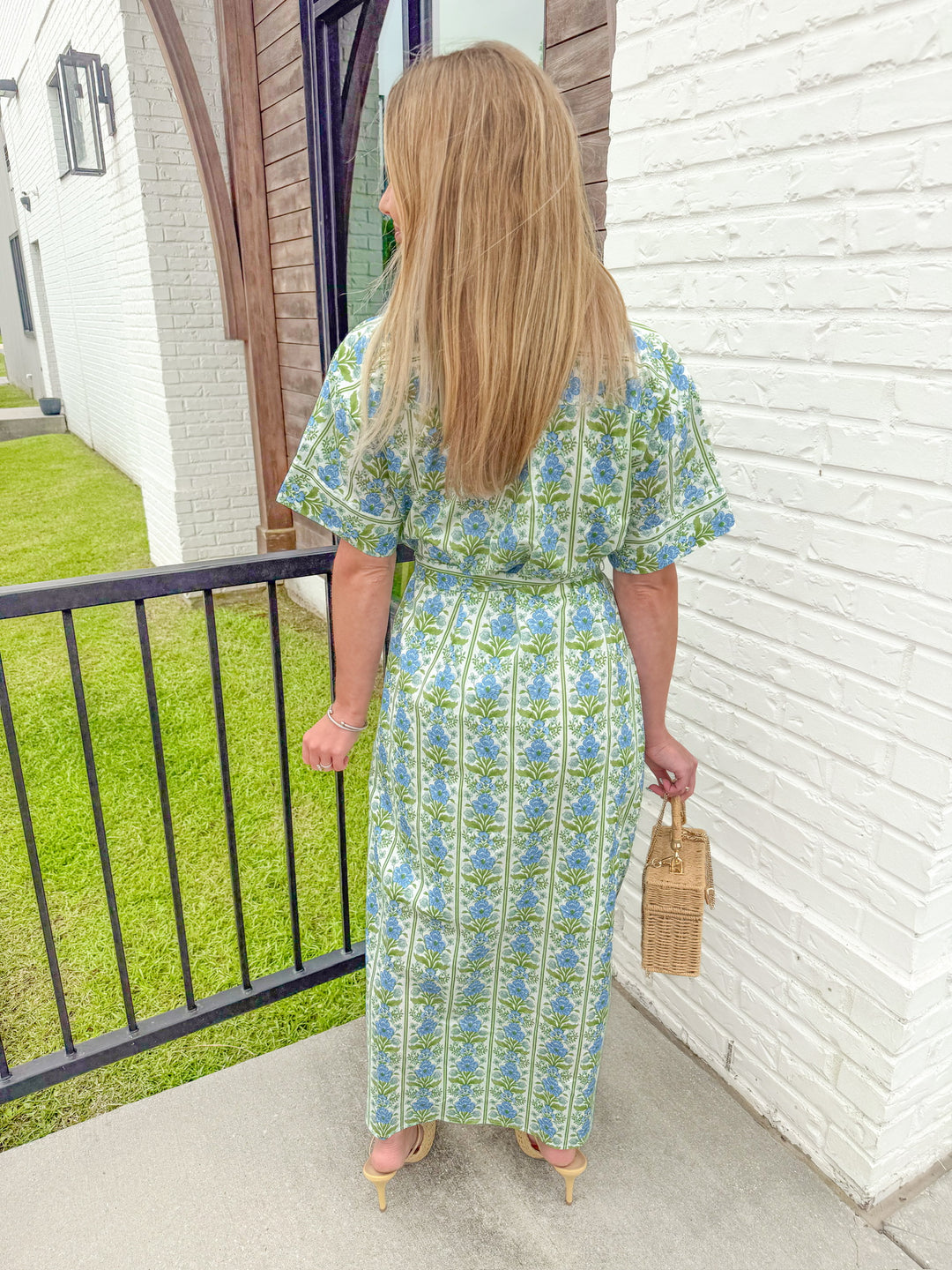 THE GRACEFUL FORM DRESS
