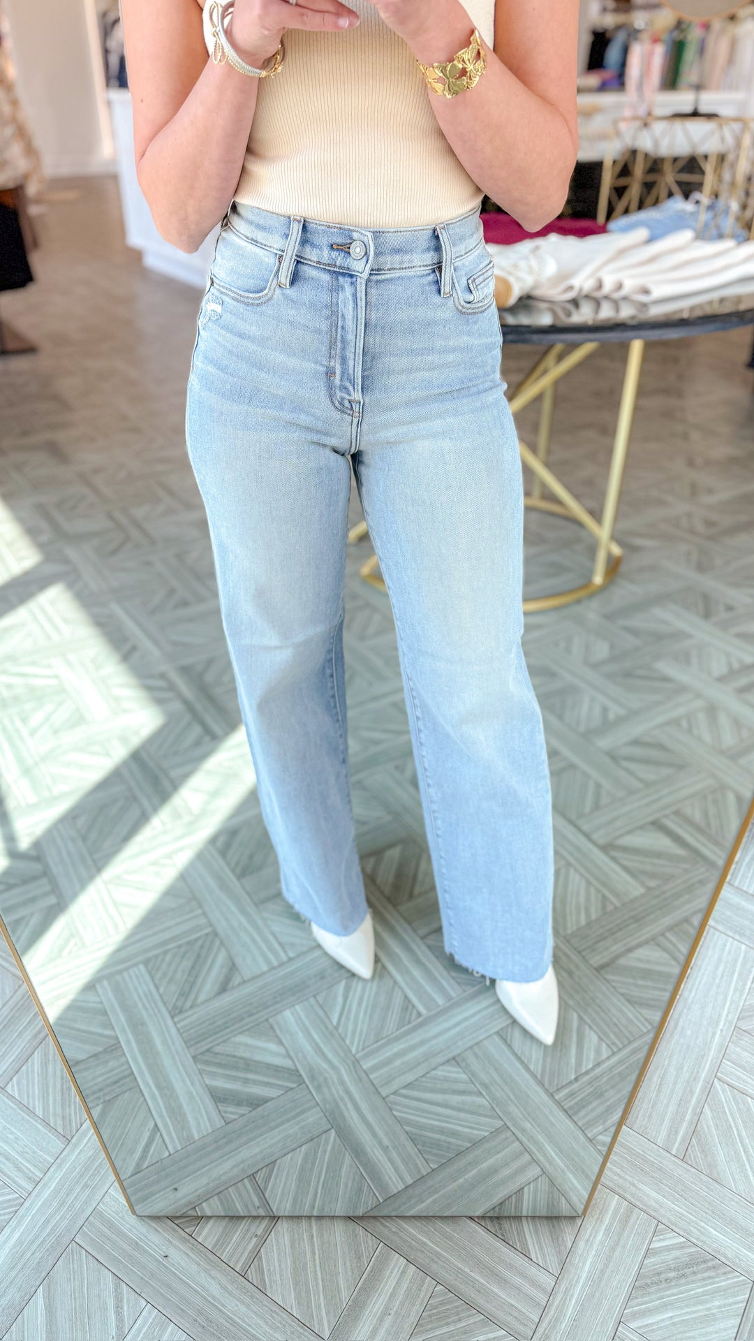 LOGAN HIGH WAIST STRAIGHT LEG JEAN - LIGHT WASH