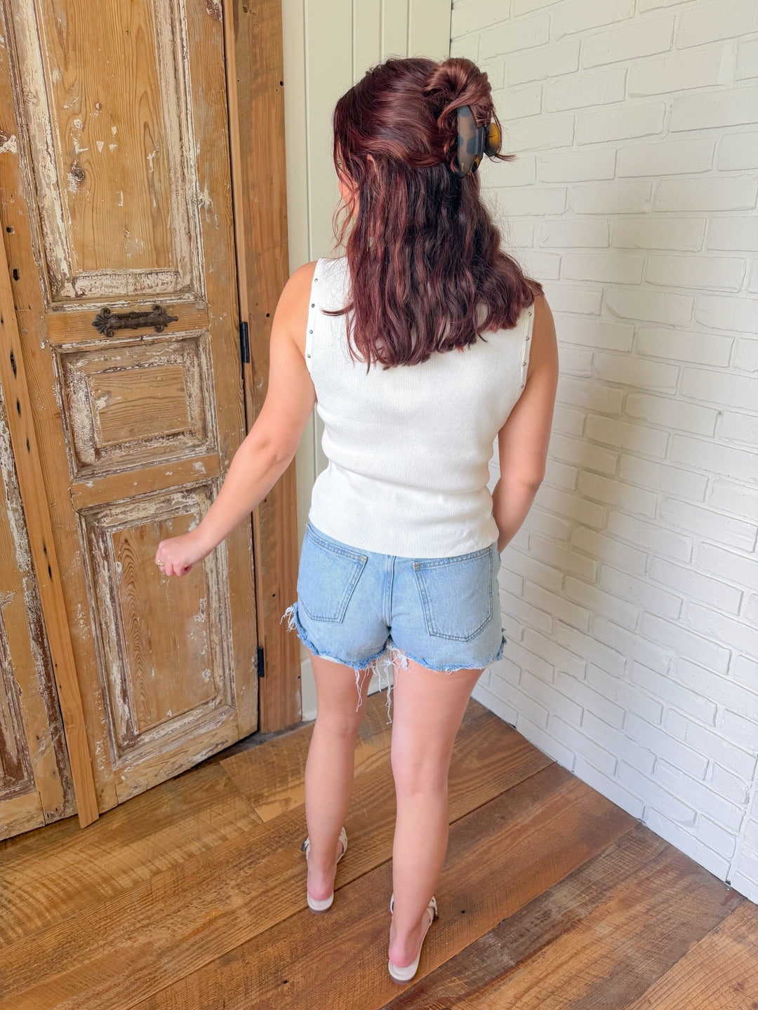SILVER STUNNER SLEEVELESS TANK
