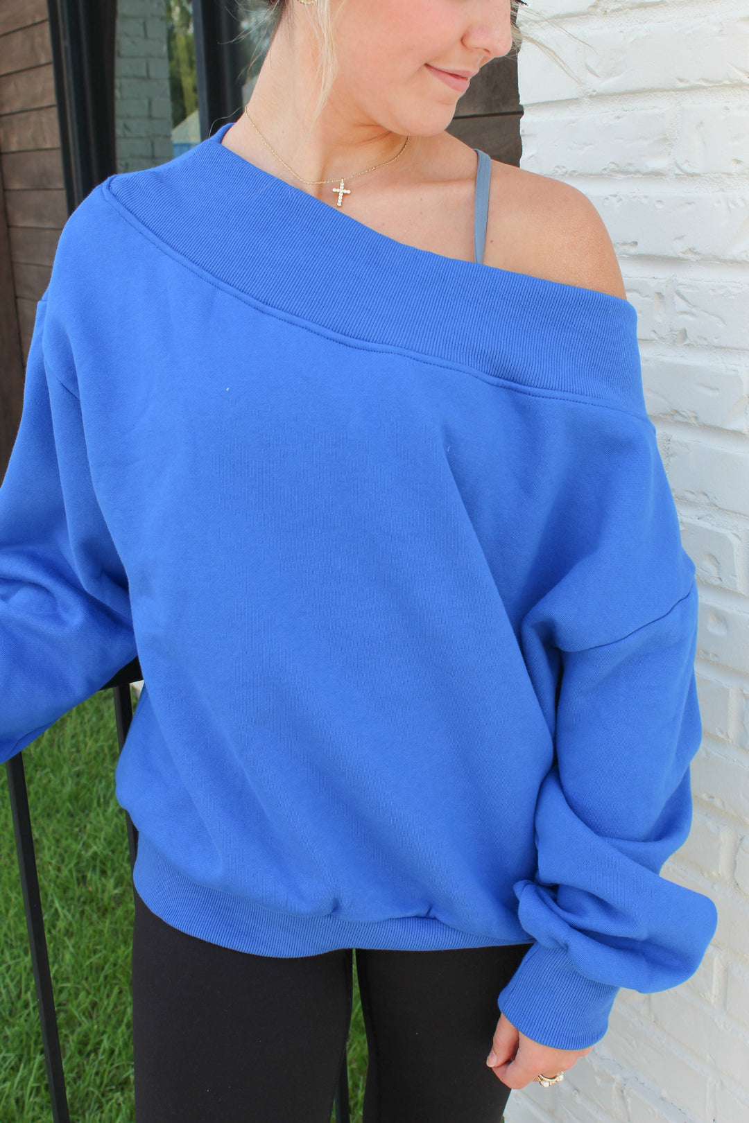 BLUE SWEATSHIRT