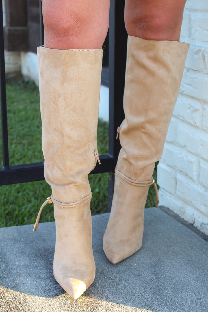 THE SPOTLIGHT BOOT