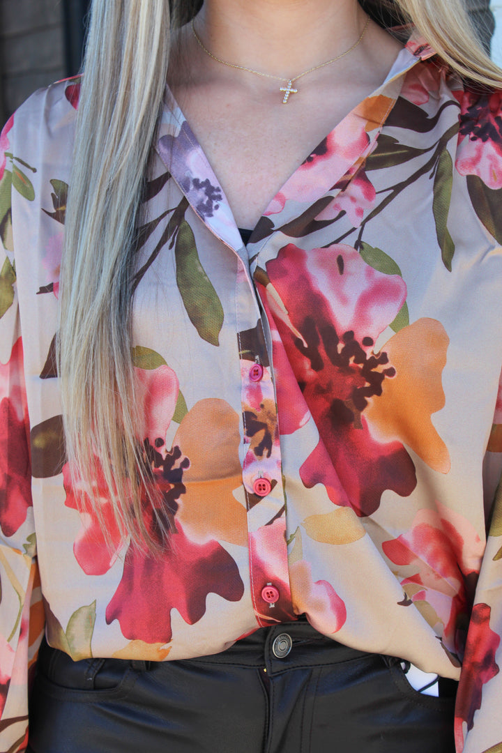 SOFTLY SPOKEN FLORAL BLOUSE