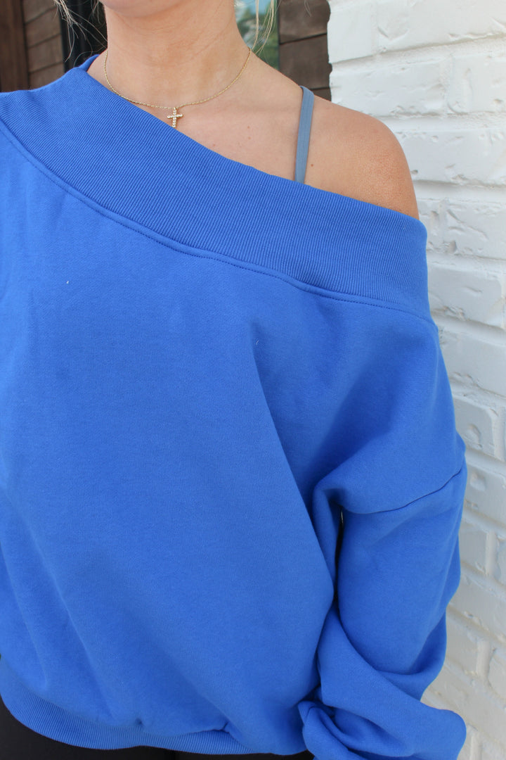 BLUE SWEATSHIRT
