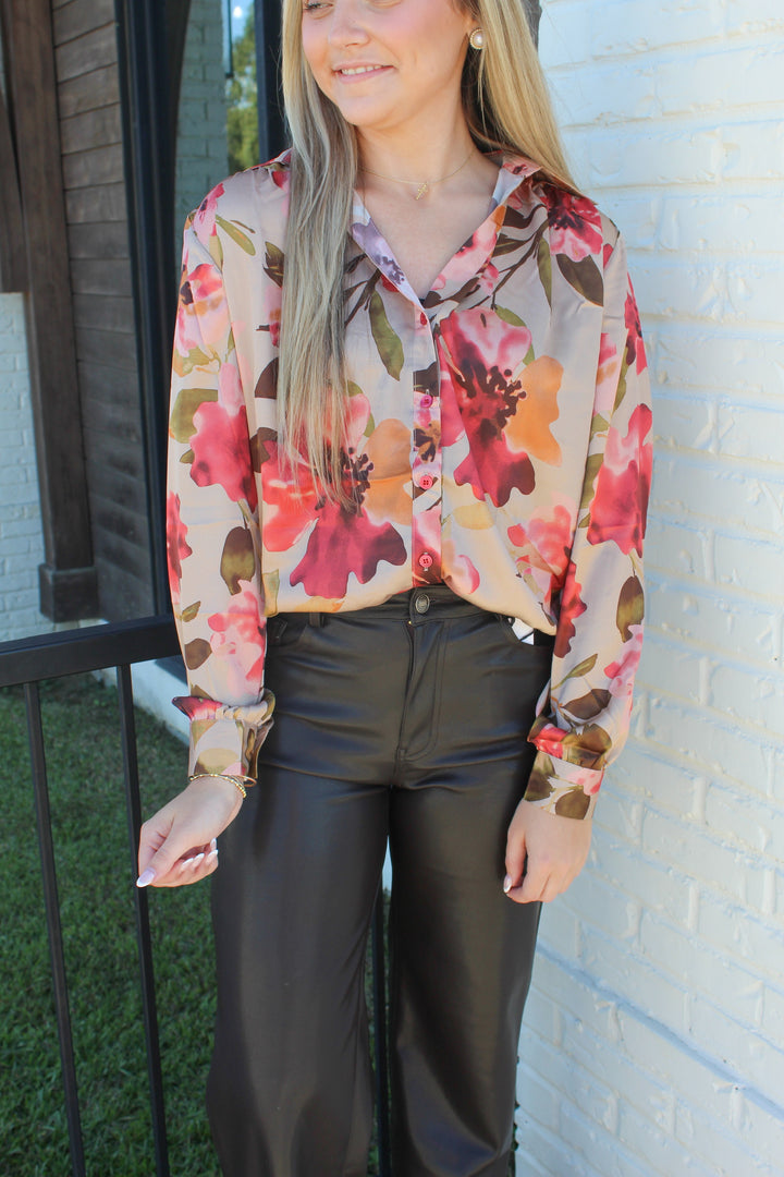 SOFTLY SPOKEN FLORAL BLOUSE