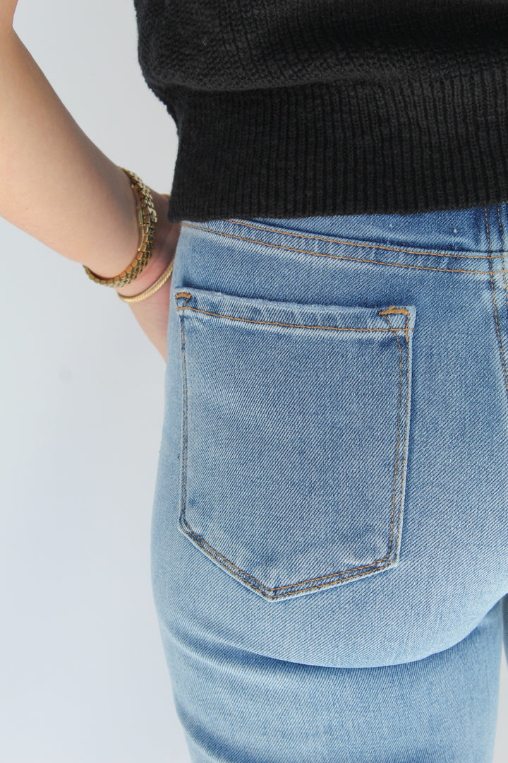 MID RISE STRAIGHT LEG JEAN