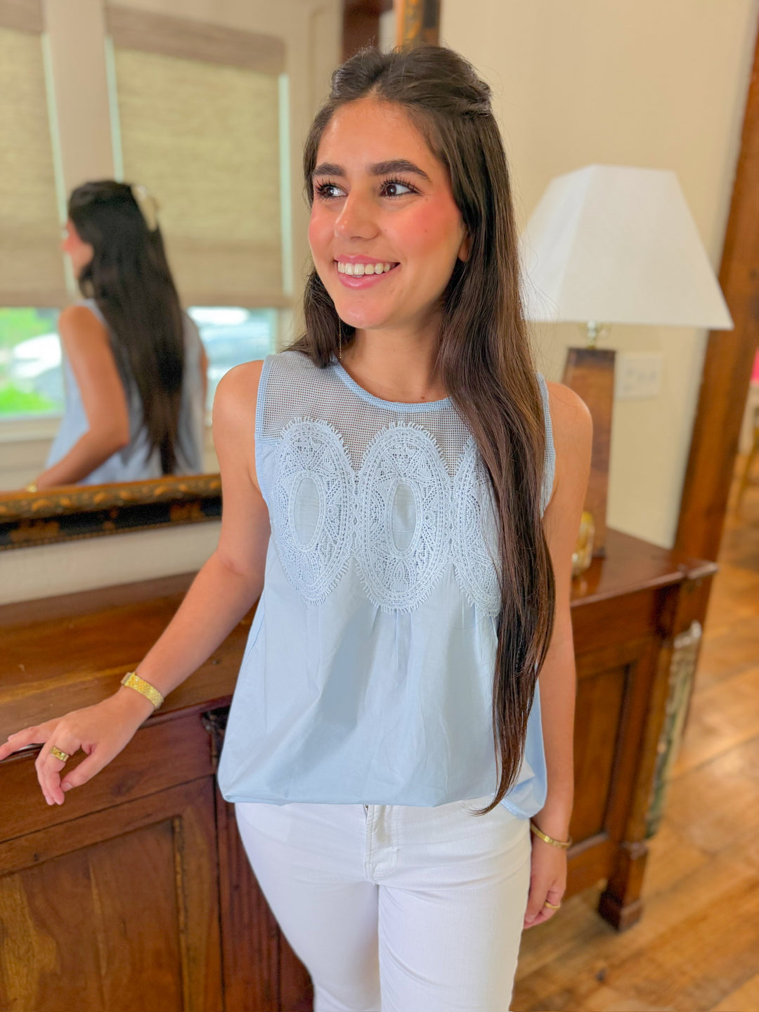 THE PRETTY DETAILS TOP