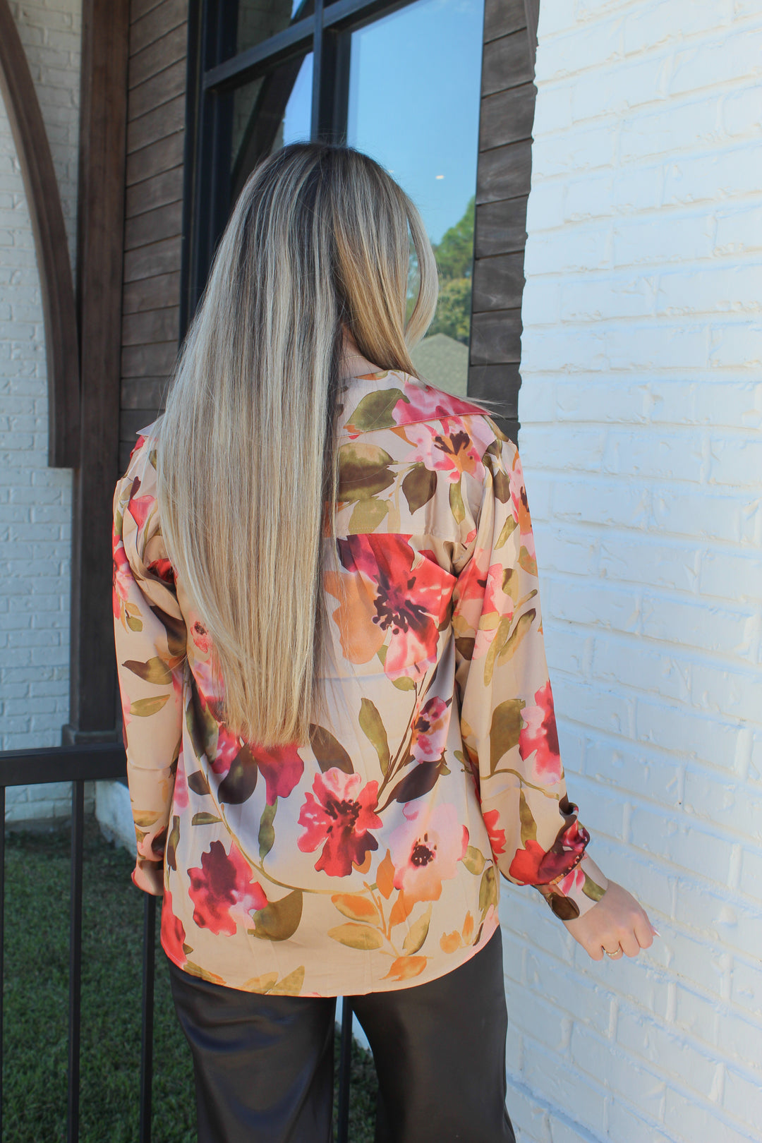 SOFTLY SPOKEN FLORAL BLOUSE