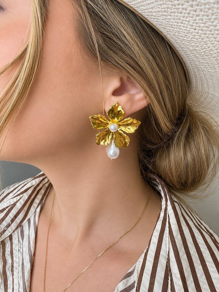JACIE FLOWER EARRING