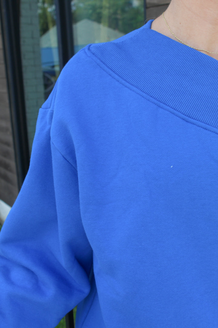 BLUE SWEATSHIRT