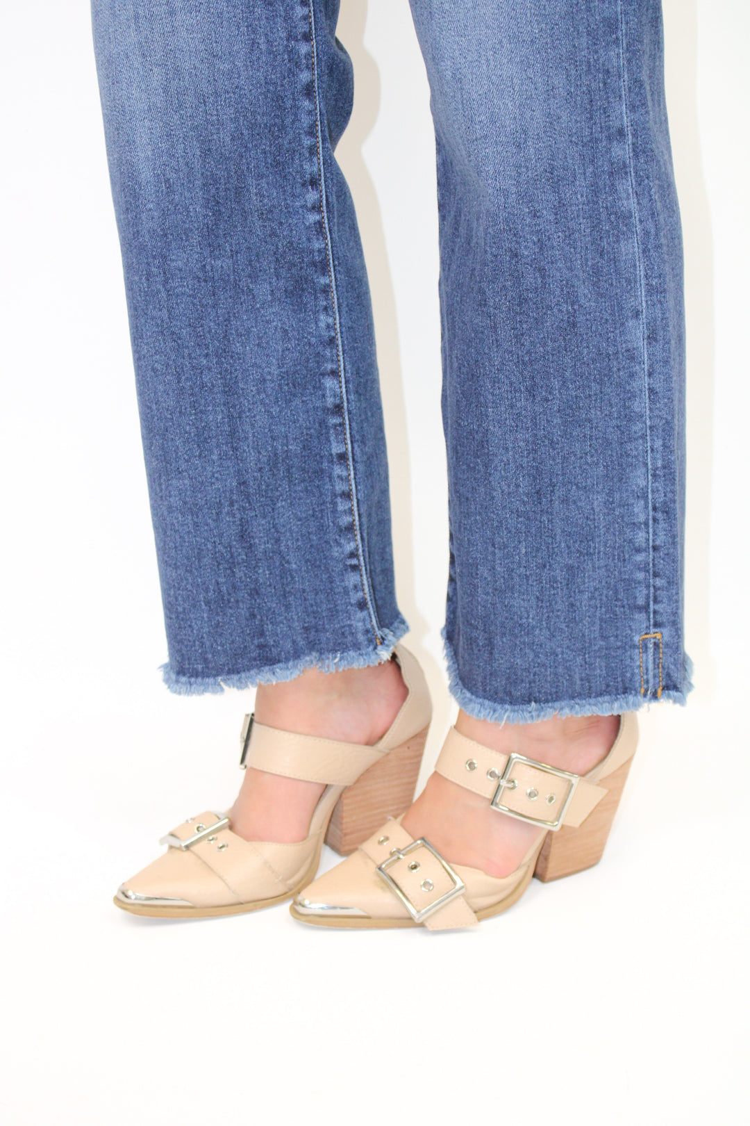 DARK WASH HIGH RISE CROP JEAN