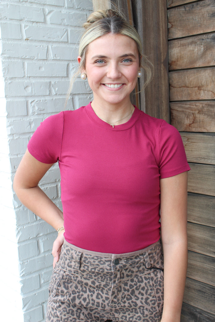 THE ESSENTIAL SHORT SLEEVE RIBBED TEE