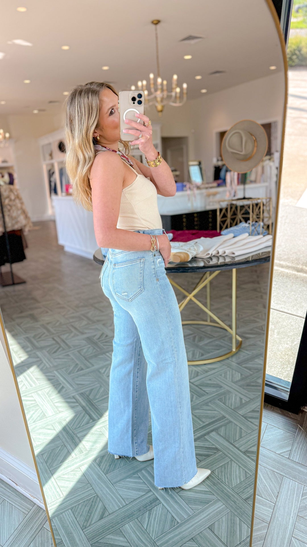 LOGAN HIGH WAIST STRAIGHT LEG JEAN - LIGHT WASH