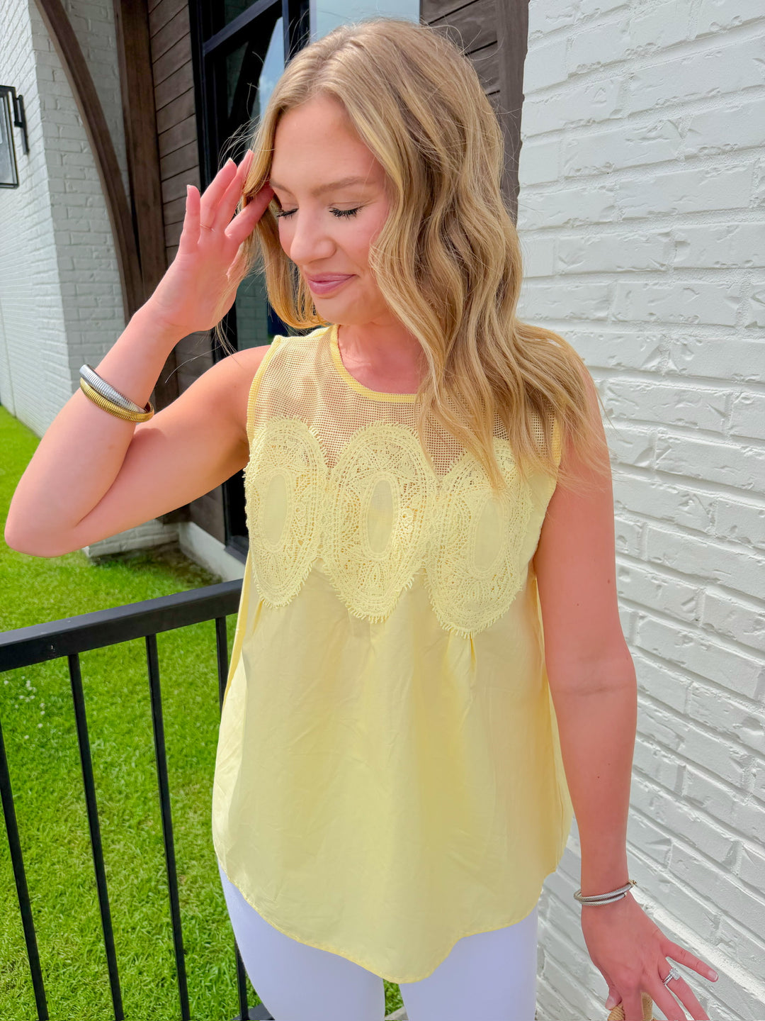 THE PRETTY DETAILS TOP
