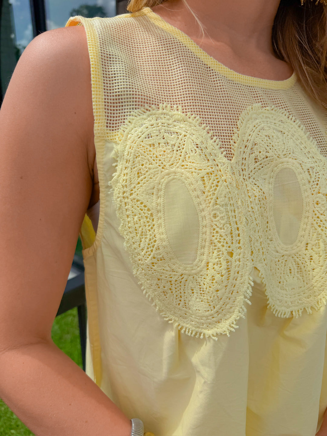 THE PRETTY DETAILS TOP