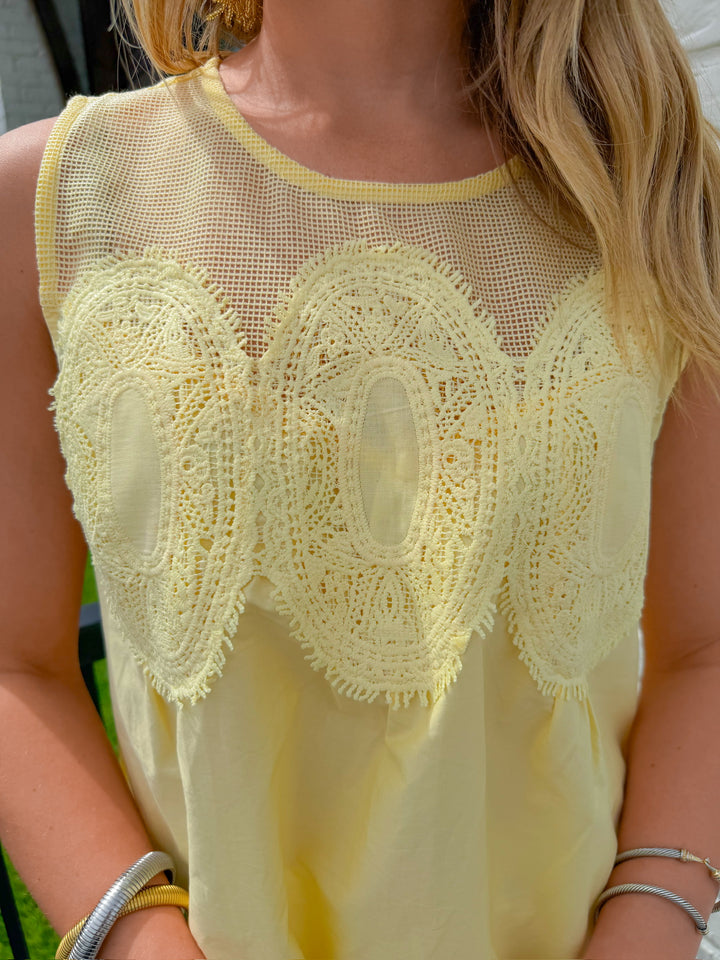 THE PRETTY DETAILS TOP