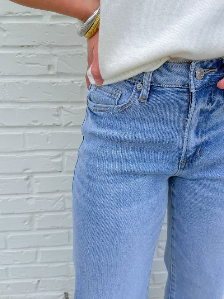 SLOANE MID RISE STRAIGHT LOOSE FIT JEAN