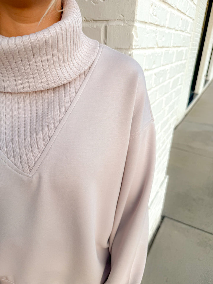 RIBBED HAVEN TURTLE NECK PULLOVER