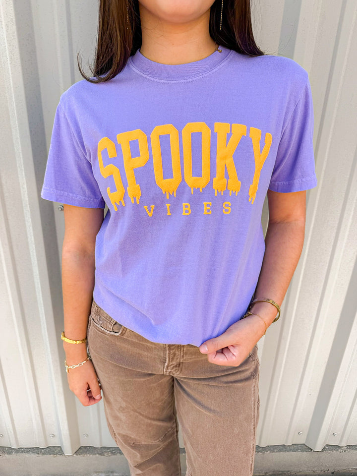 SPOOKY VIBES TEE