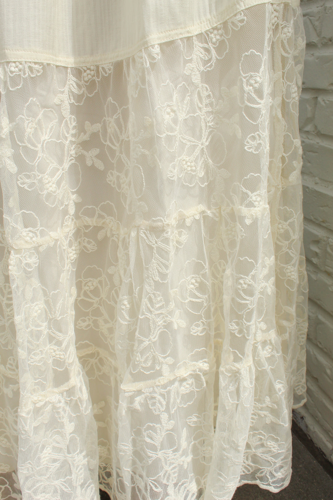 LOVELY IN LACE TRIM MAXI SKIRT