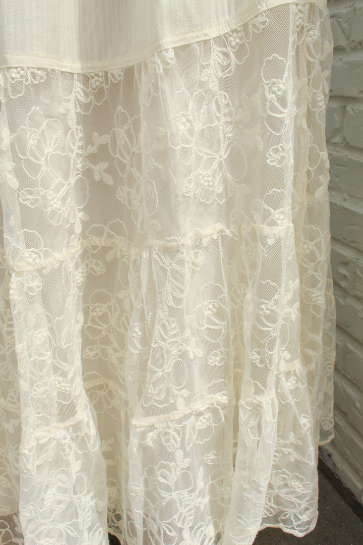 LOVELY IN LACE TRIM MAXI SKIRT
