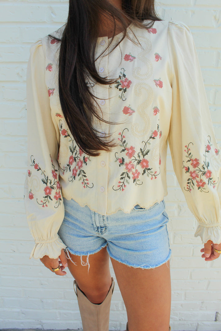 GRACE FLORAL EMBROIDERED BUTTON DOWN