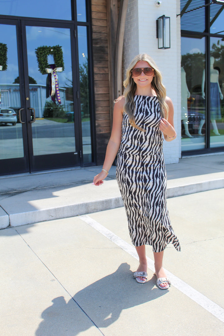 TIGER ICON SATIN SLEEVELESS SET TOP