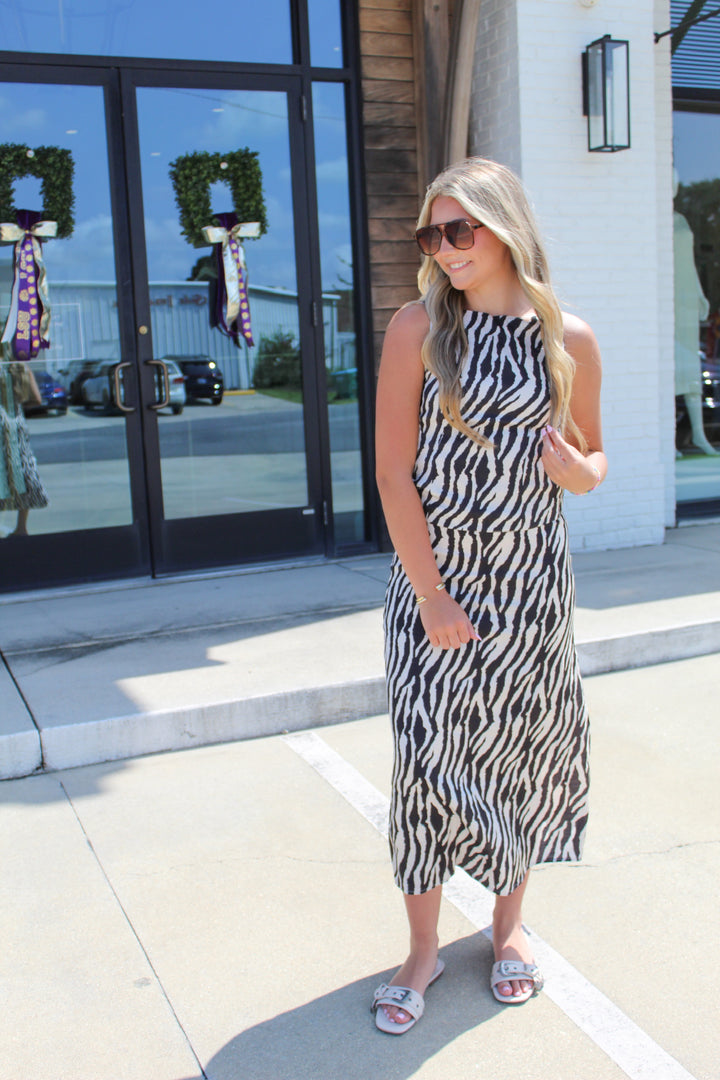 TIGER ICON SATIN SLEEVELESS SET TOP