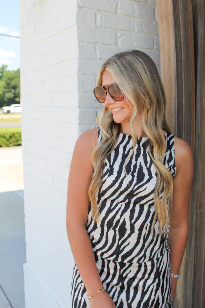TIGER ICON SATIN SLEEVELESS SET TOP