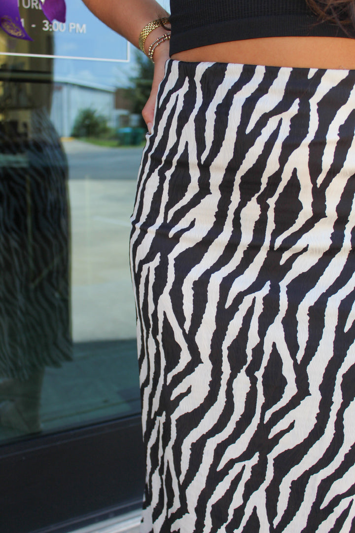 TIGER ICON SATIN SET MIDI SKIRT