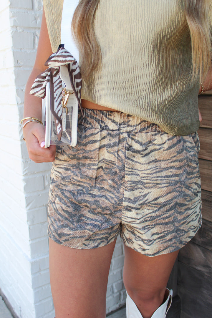 WILD AT HEART TIGER PRINT DENIM SHORTS - LIGHT BROWN
