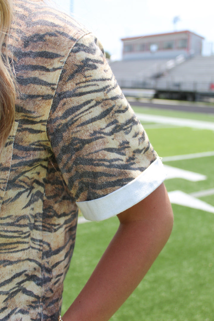 HEAR ME ROAR TIGER PRINT BOXY BUTTON DOWN