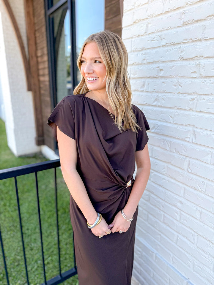 TWISTED ELEGANCE MIDI DRESS