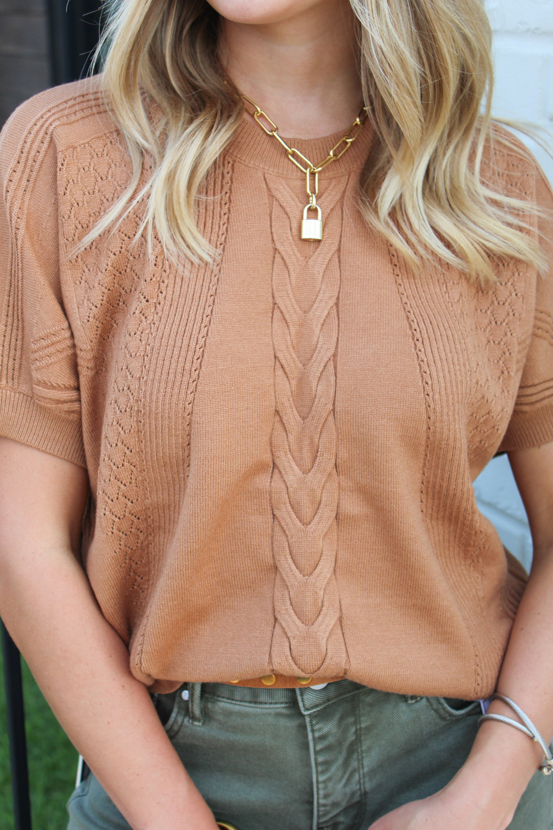 CAMEL SHORT SLEEVE SWEATER