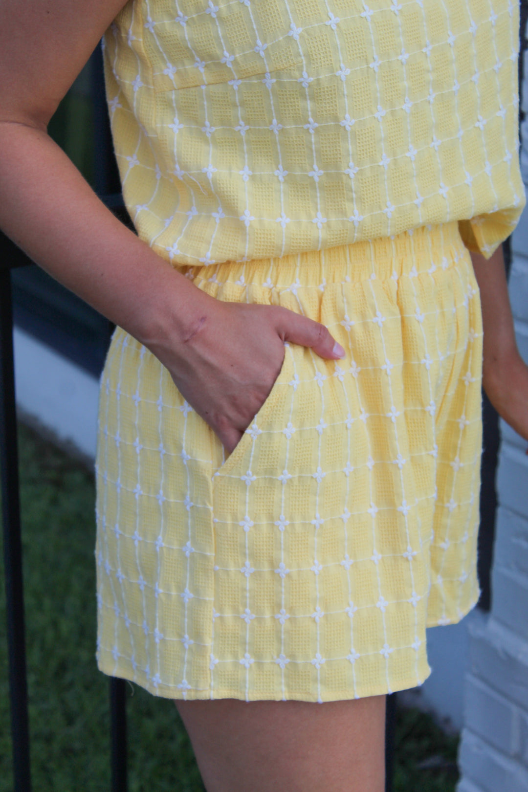 GOLDEN DAYS TEXTURED SET SHORTS