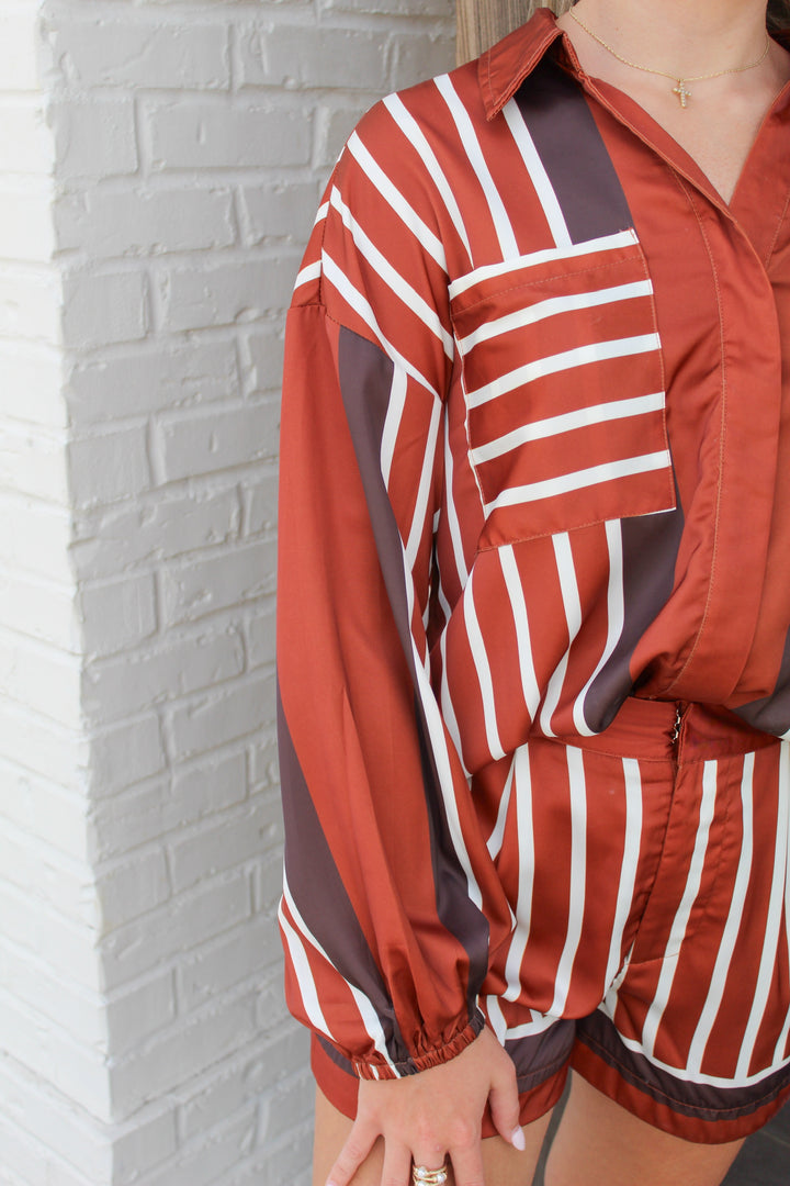 CINNAMON &amp; SPICE STRIPED SET TOP