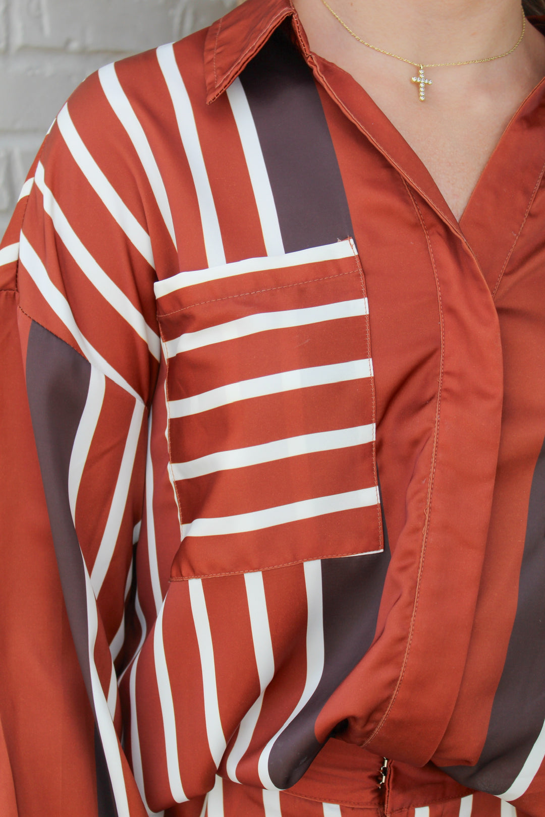 CINNAMON &amp; SPICE STRIPED SET TOP