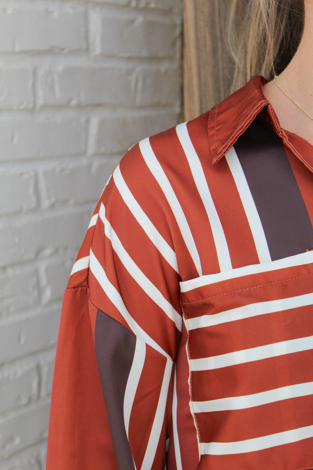 CINNAMON &amp; SPICE STRIPED SET TOP