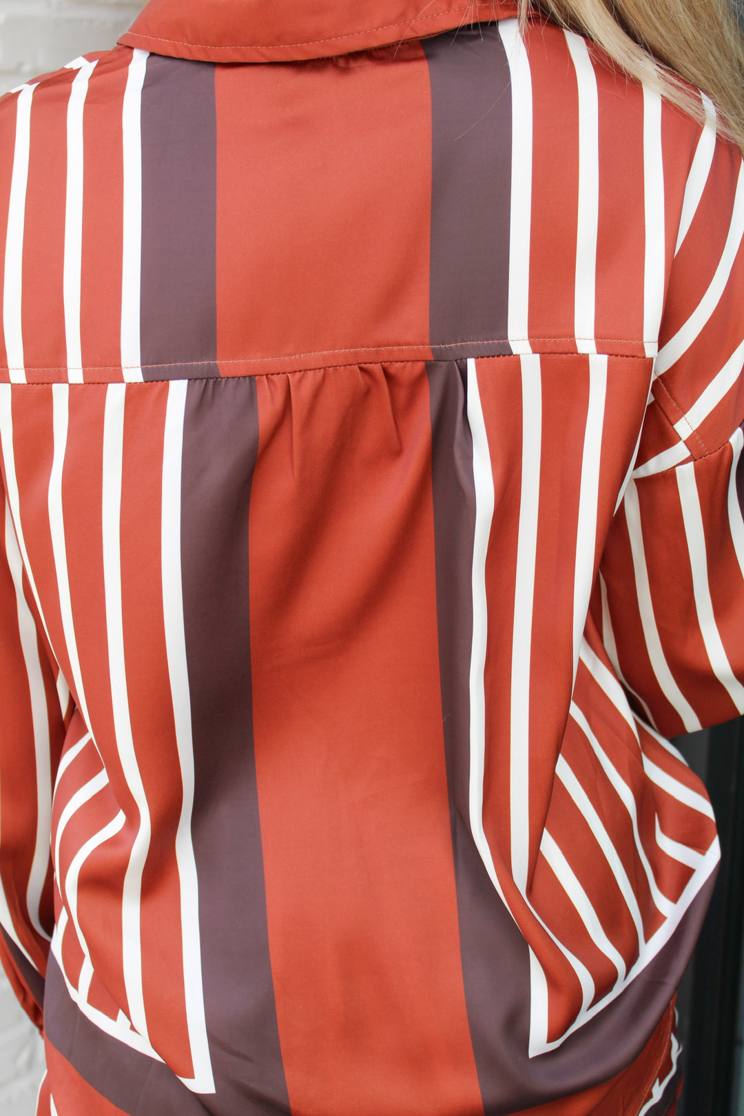 CINNAMON &amp; SPICE STRIPED SET TOP