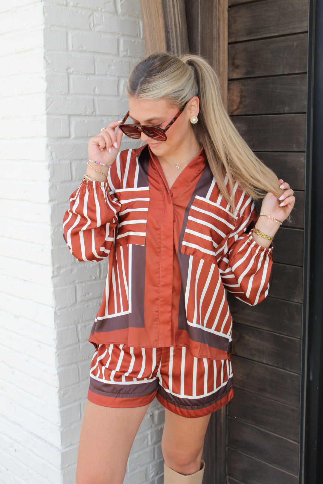 CINNAMON &amp; SPICE STRIPED SET TOP
